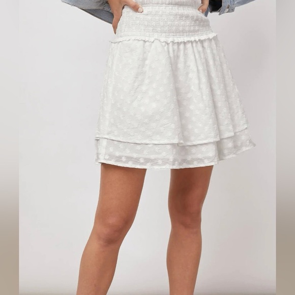 Rails Addison Mini Skirt, White Embroidered Daisies, Shirred Waistband, Size XS - Picture 2 of 14